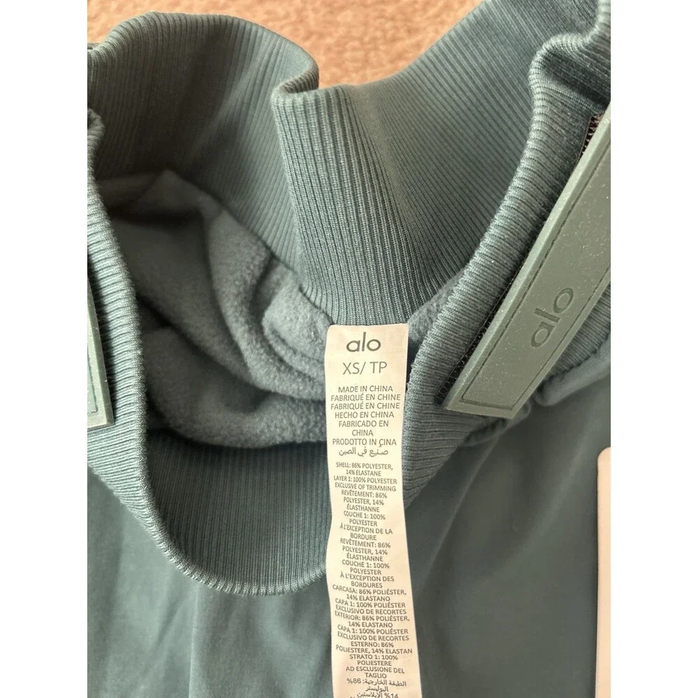 ALO Yoga inside elastic fleece